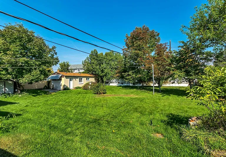 299 E 3200 N — Photo 16