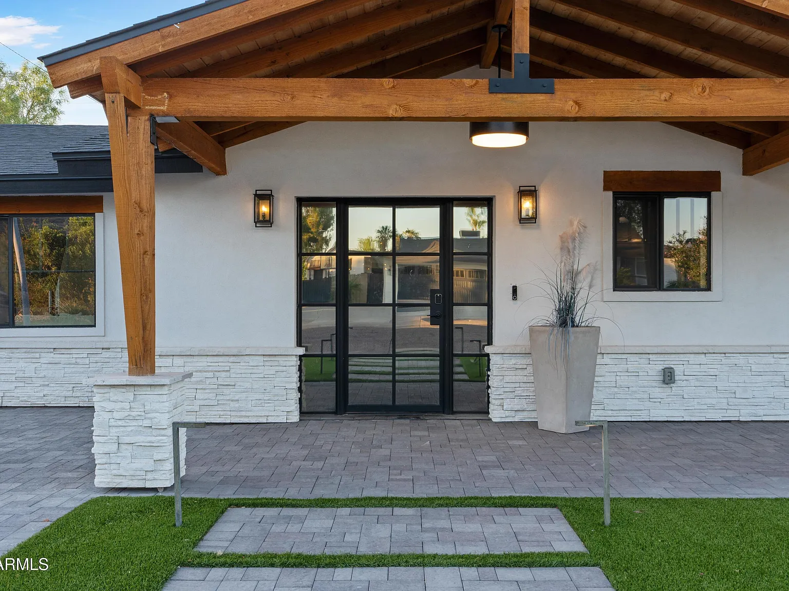 4 bed, 2900 sqft, $7,900 — Photo 3