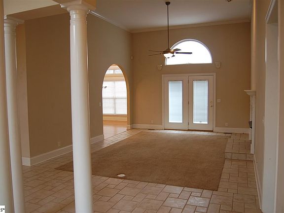 2nd image of 8 Shannon Creek Ct