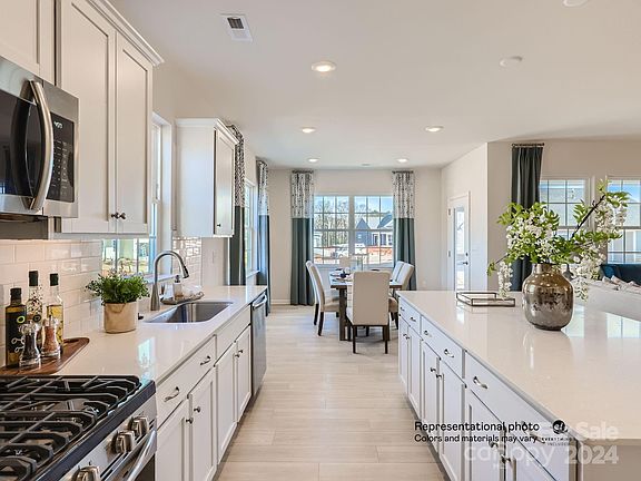 5th image of 161 Pampas Pl #226