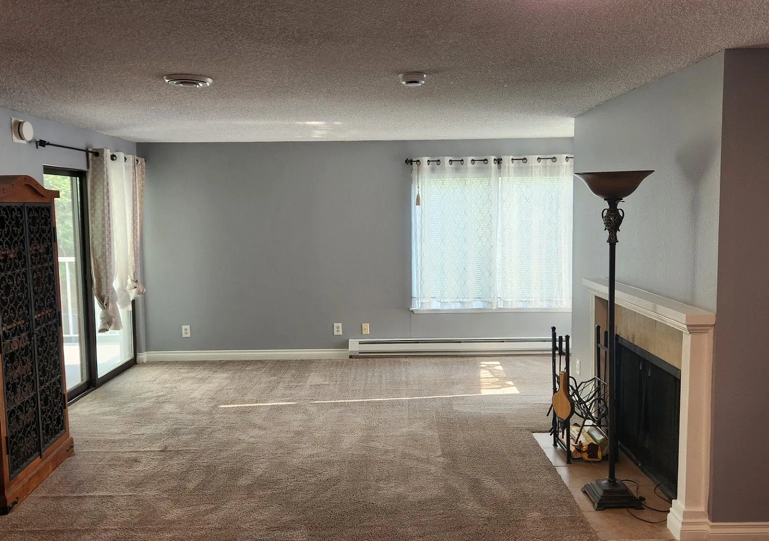 Beautifully Updated Des Moines Townhome — Photo 3