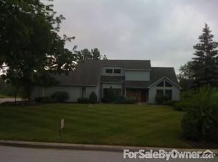 621 Lakemont Ct, Fort Wayne, IN