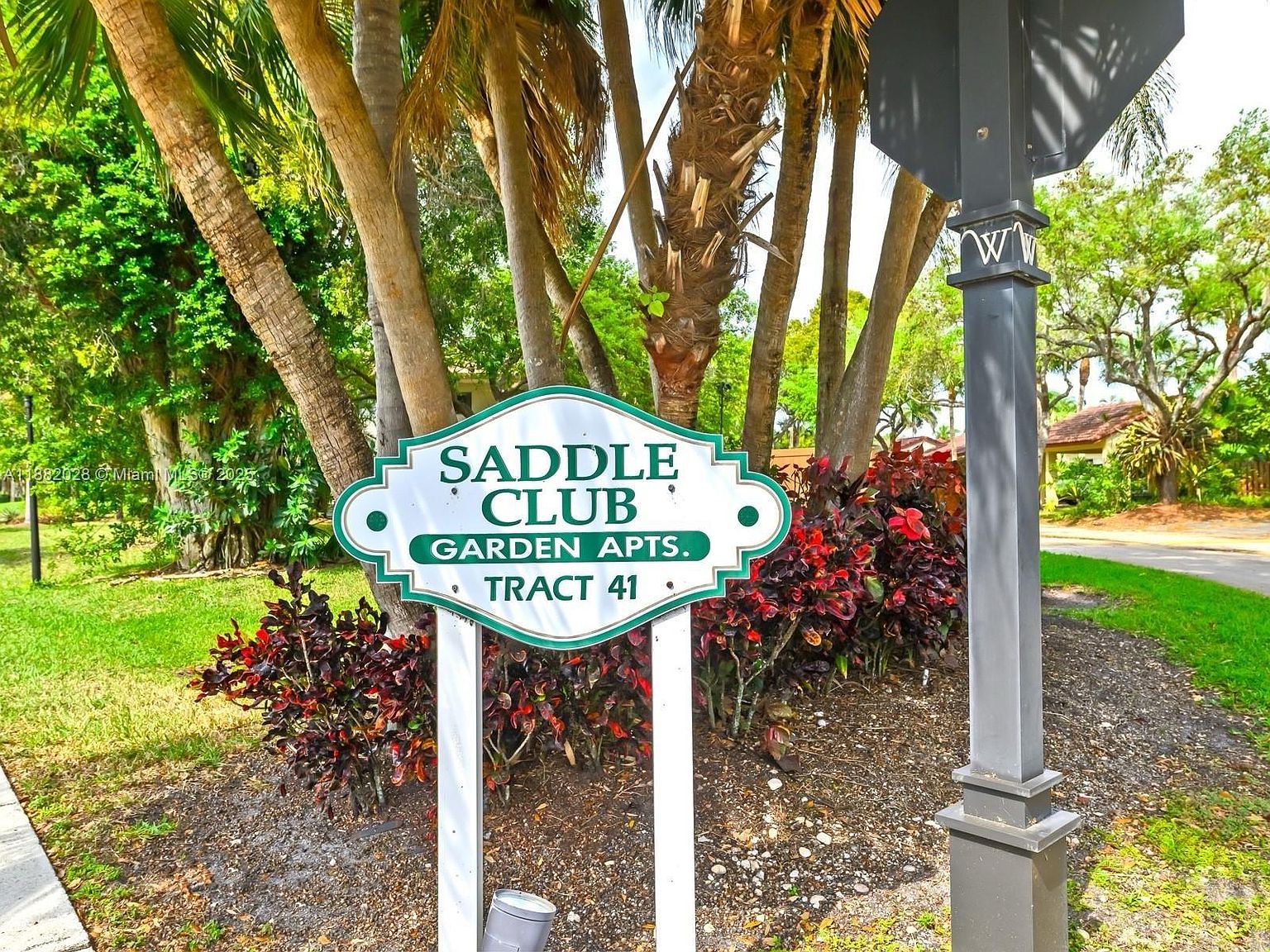 16168 Laurel Dr #101