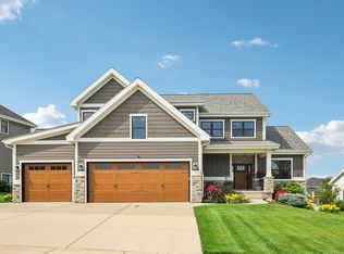 1048 Brynhill Dr, Oregon, WI 53575