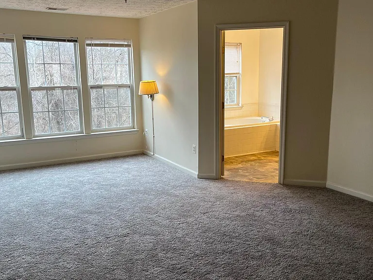 8900 Papillon Dr — Photo 14