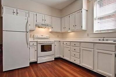 5th image of 611 S Lazelle St #611