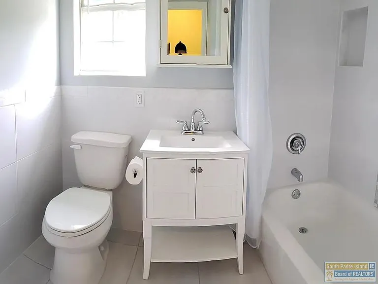 121 E Monroe St — Photo 8