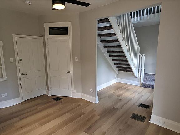 3rd image of 1631 Race St APT 6
