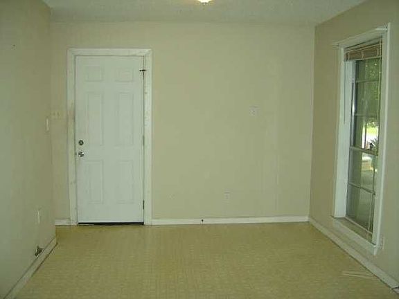 3rd image of 100 Kerns Dr
