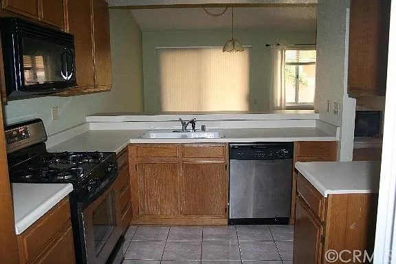 944 Sunrise St — Photo 3