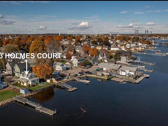 A short 10 minute walk to downtown Portsmouth or quickly head out to the dock for water activities