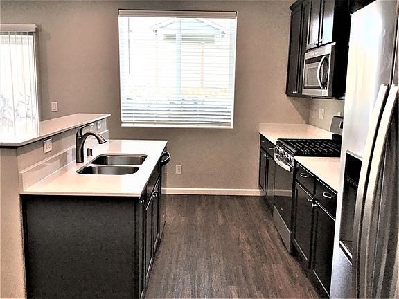 3rd image of 245 Iris Ln N