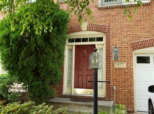 13616 Red Squirrel Way, Herndon, VA 20171