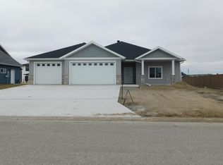 4203 Pine Pkwy S, Fargo, ND