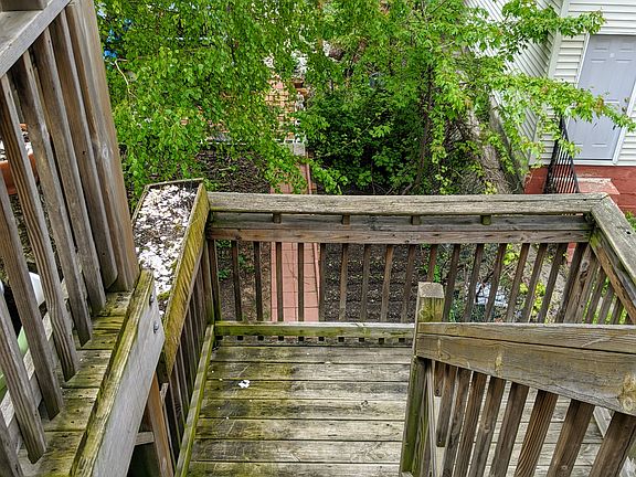 4th image of 924 S Claremont Ave