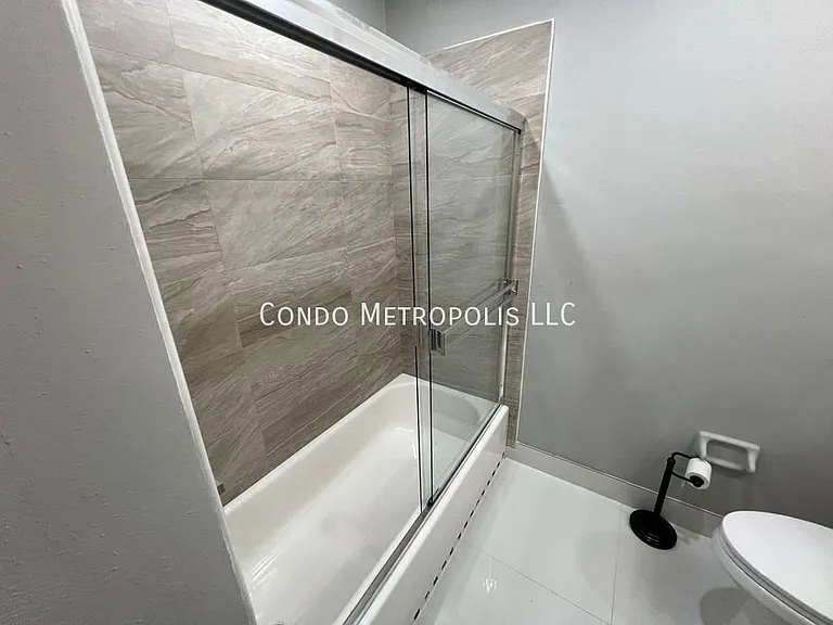5039 Vineland Rd — Photo 7