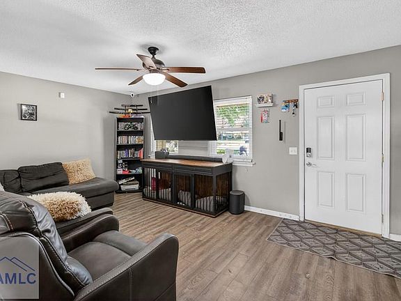 4th image of 204 Honey Lane Cir