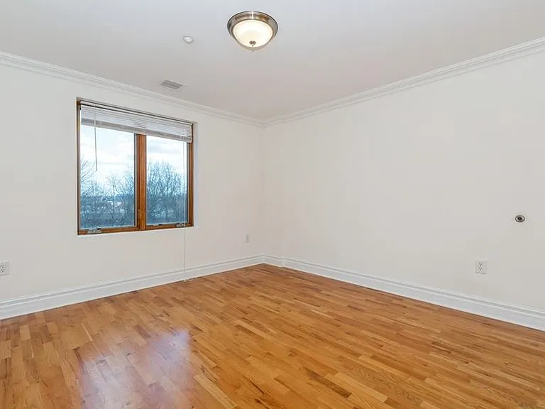 17 Meadow Rd #407 — Photo 10