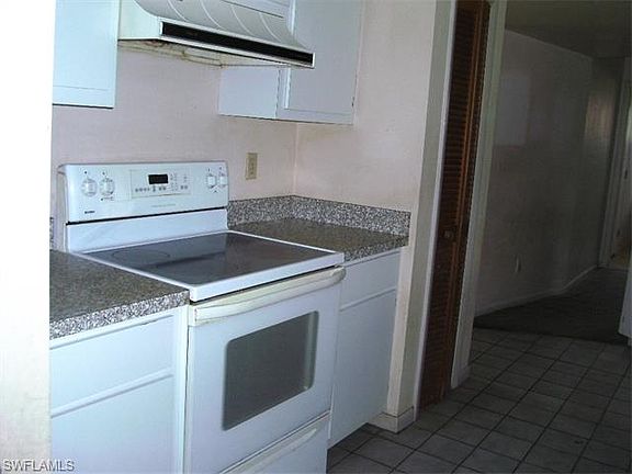 4th image of 256 SE Santa Barbara Pl