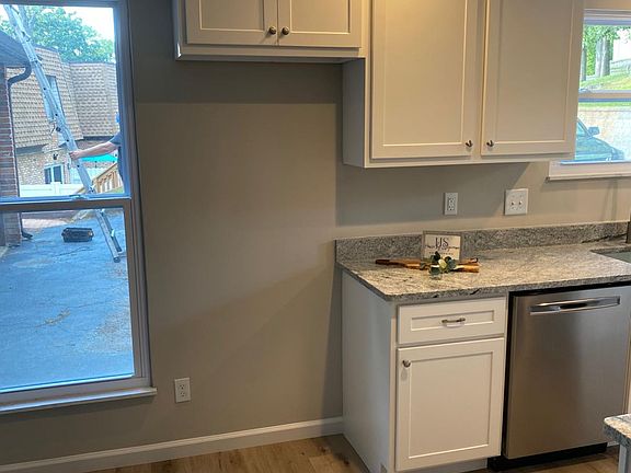 4th image of 2751 Blackforest Dr