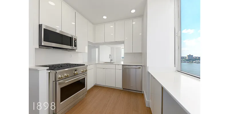 Rented by A&E Real Estate Management | media 4