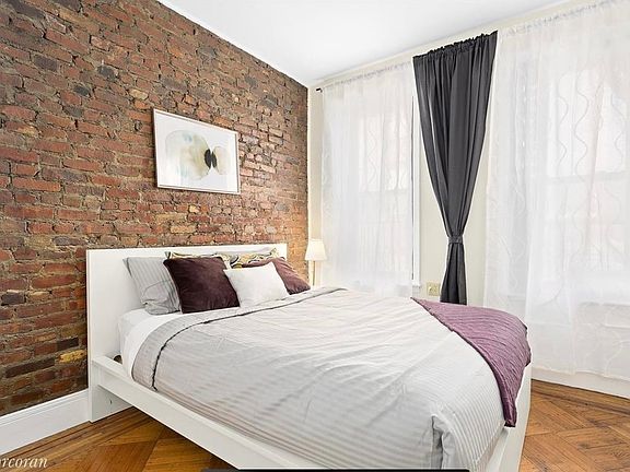 4th image of 467 Pacific St APT 17
