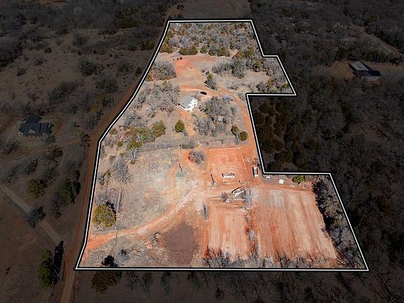3rd image of 929 Goodman Ln