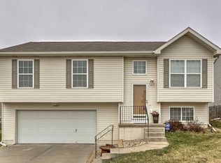 15402 Bondesson St, Bennington, NE 68007