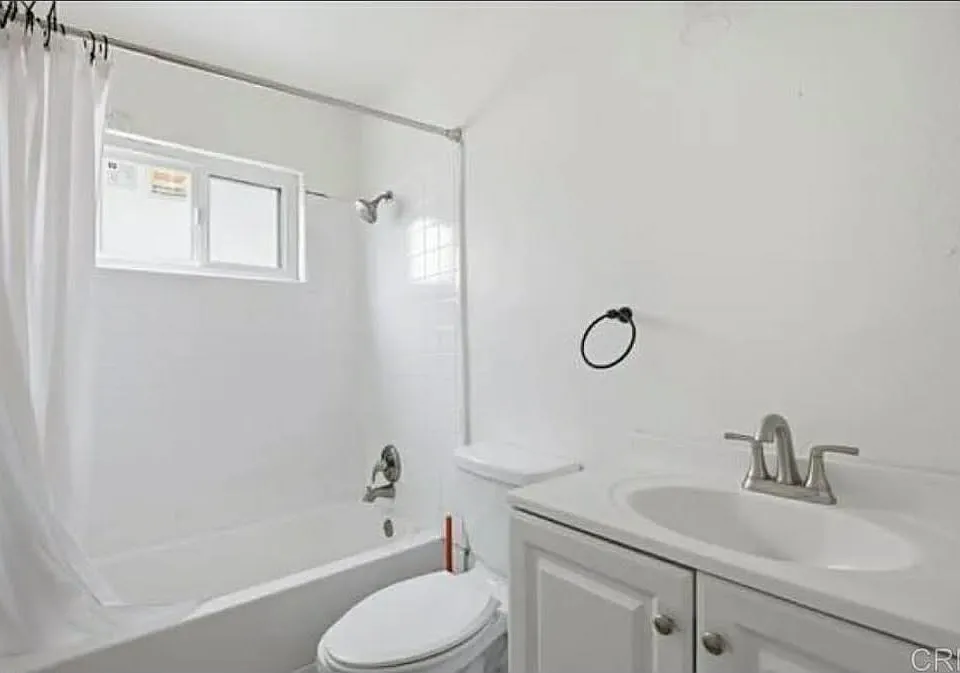 1877 Donax Ave #3