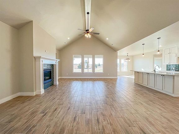 3rd image of 3539 Meadow Dr