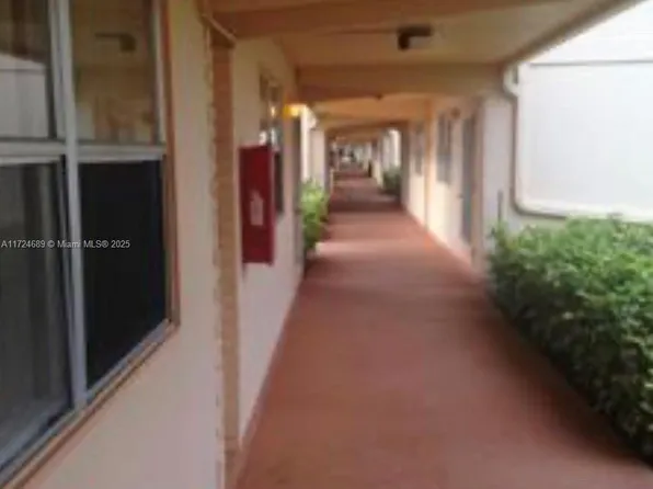 627 Saxony N, Delray Beach, FL 33446