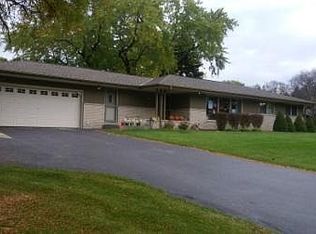 13585 W Radisson Dr, New Berlin, WI 53151