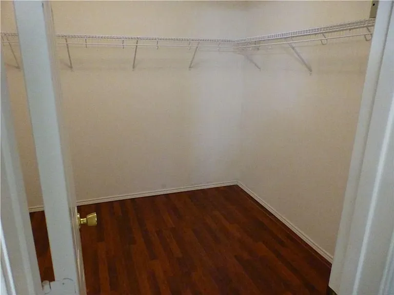 1572 Crown View Dr — Photo 14