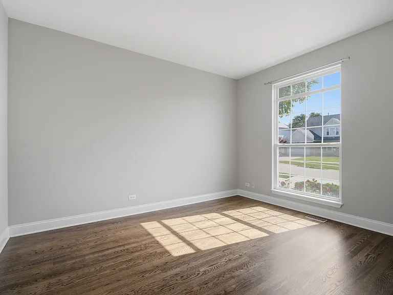 5280 Burnham St — Photo 5