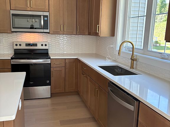 3rd image of 4071 Fairways Dr
