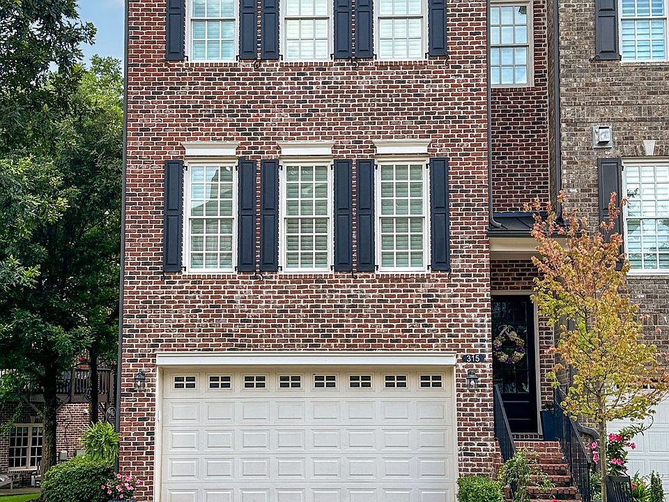 Front of townhome