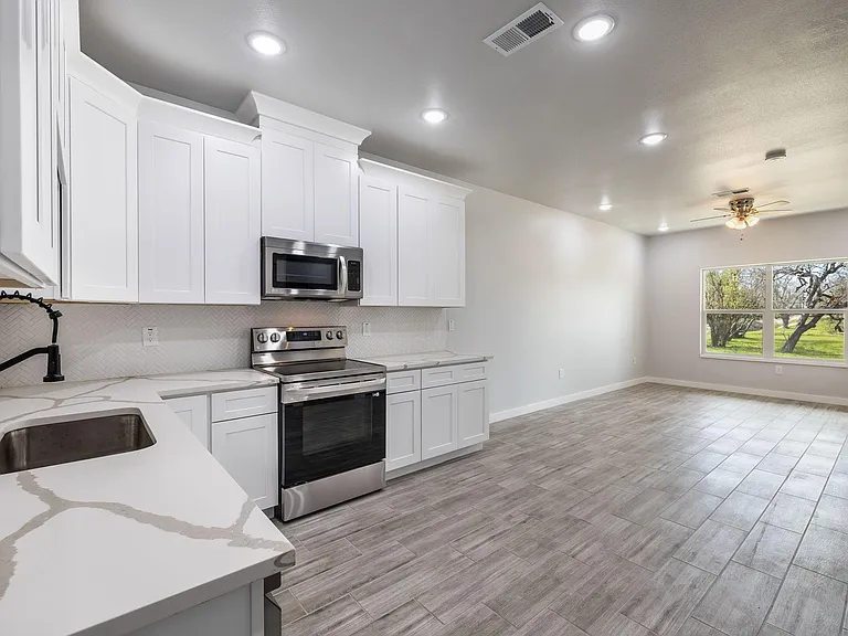 600 Kimbro B St — Photo 11