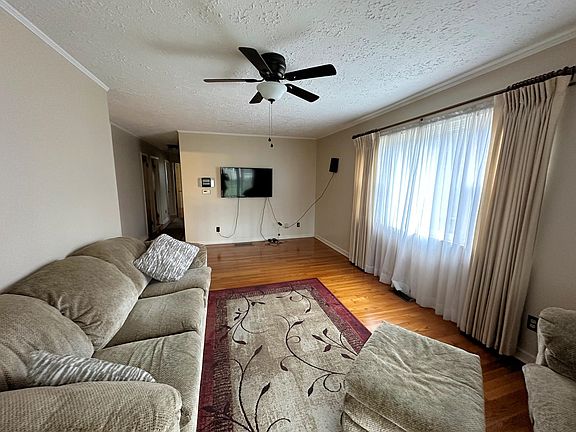 3rd image of 77 Private Road 3467