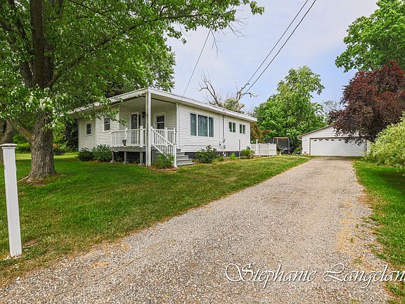 2nd image of 68 Bennett St