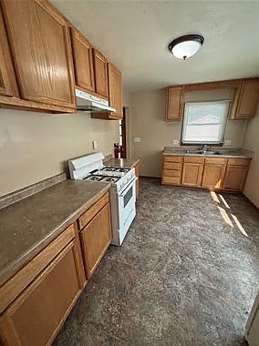 2nd image of 715 13th Ave