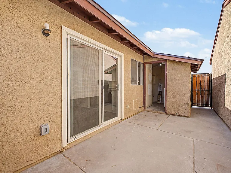 2605 E Lemon St — Photo 25