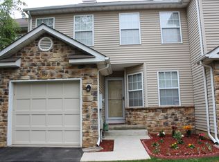 304 Cobblestone Ct, Monmouth Jct, NJ