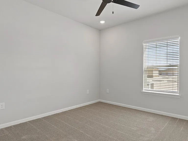 Whispering Pointe Apartments — Photo 57