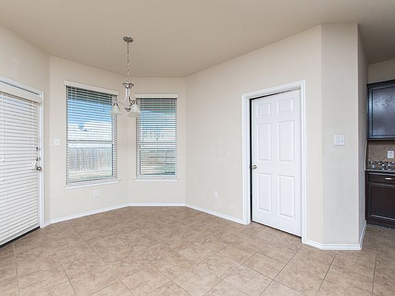 4th image of 3007 Black Orchid Dr