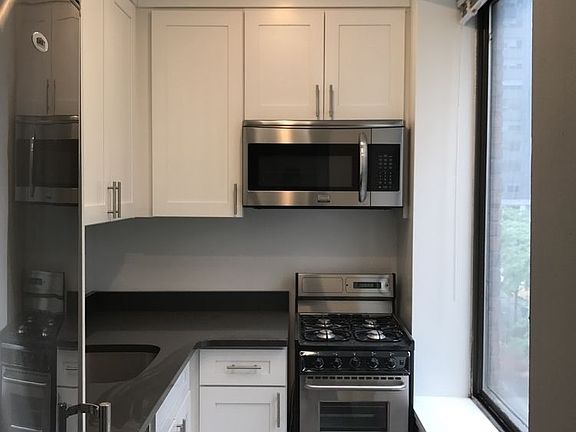 2nd image of 114 E 40th St APT 8C