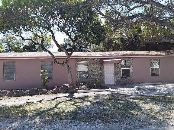 3rd image of 925 NW 17th Ave