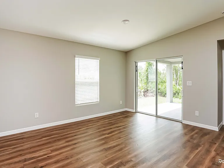 856 Anchor St E — Photo 5