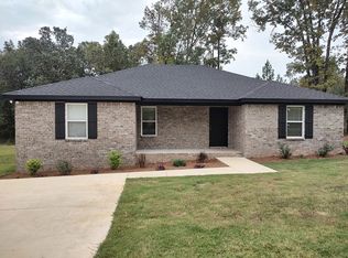 215 Indian Ln, Tallassee, AL 36078