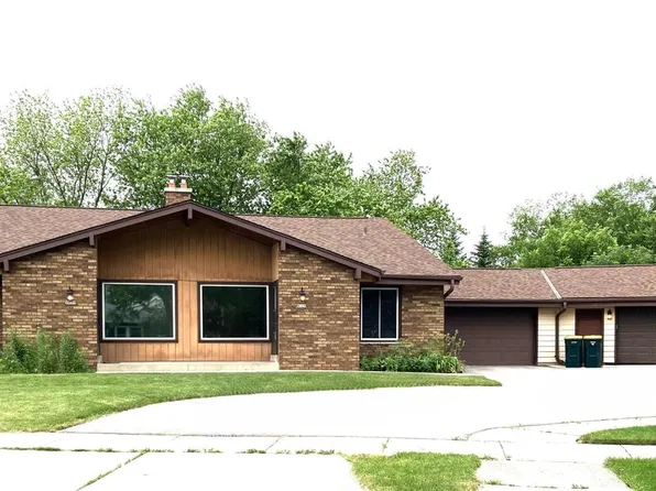 9025 South Chicago COURT #9027, Oak Creek, WI 53154