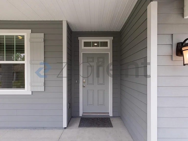 86135 Railway Pl — Photo 3